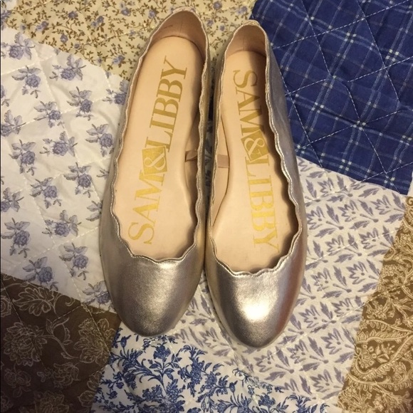 Flats - Picture 1 of 2